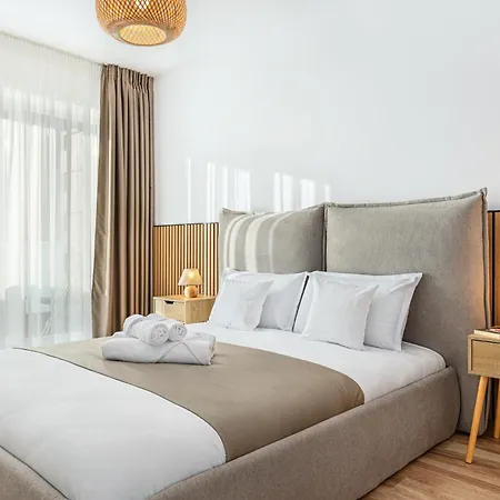 Adara Suite With Parking -Tractoru Coresi-2