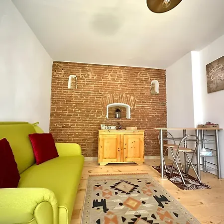 Cozy Retreat - Central-3