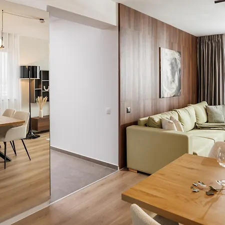 Mandala Designer Apartments With Free Private Parking, Near Mall Coresi-2