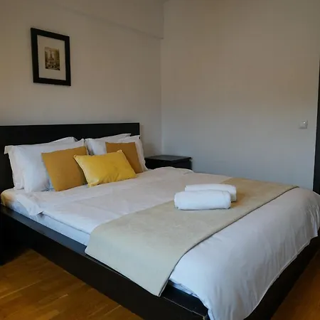 Mirandis Privilegio - Stylish Apartments With Balcony & Free Parking-2