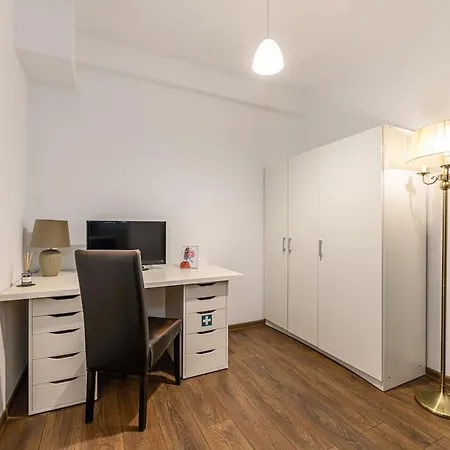 Brasov Hillside Suite Near City Center-2