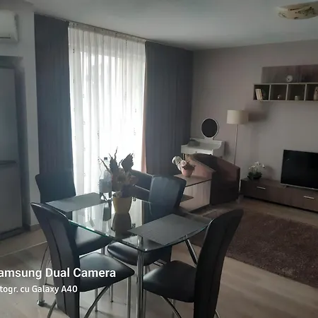 Apartament Marcel - Coresi Mall-2
