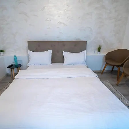 Barrique 17 - Breakfast At Restaurant & Minibar - Old Town-3