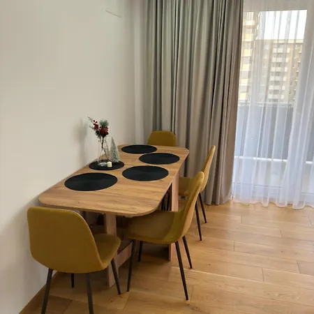 Alpinor Apartments Urban Plaza-3