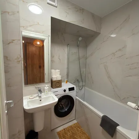 Mountain Stay Aparthotel Brasov With Private Parking-2