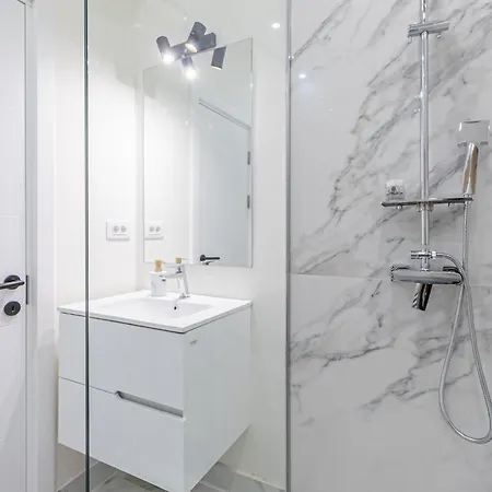 Cozy Luxury Brand New Aparthotel With Studios In Brasov-2