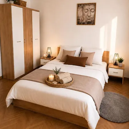 Madalina'S House - Cozy Central 2-Bedroom Apartment-3