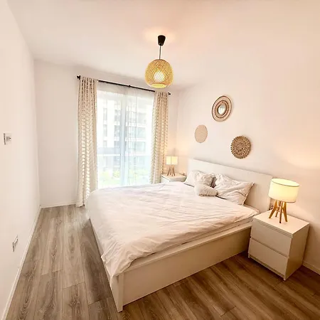 Kasper Coresi Mall - Rise Private Apartments & Suites-3