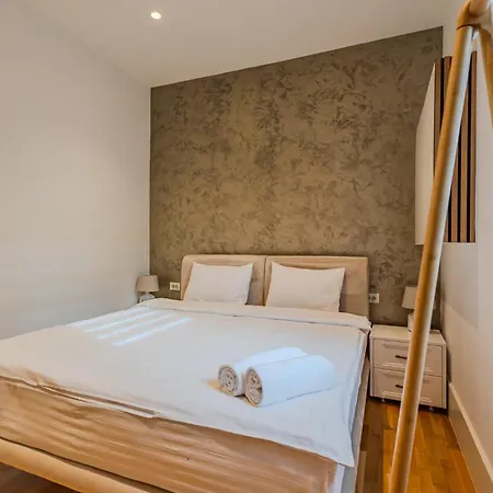 Rokebea Luxury Apartment-3