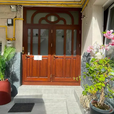 Roy Palace - 4 Luxurious Suites In A Prime Central Location-2