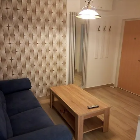Lexy'S Apartment-3