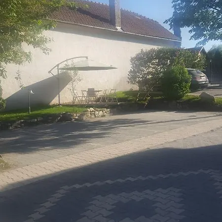 Apartment Schiller 3-3