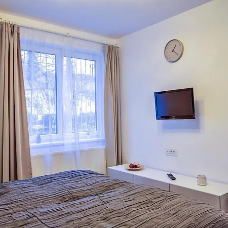 5 Min To Everything-Stylish-Modern-Old City Center-3