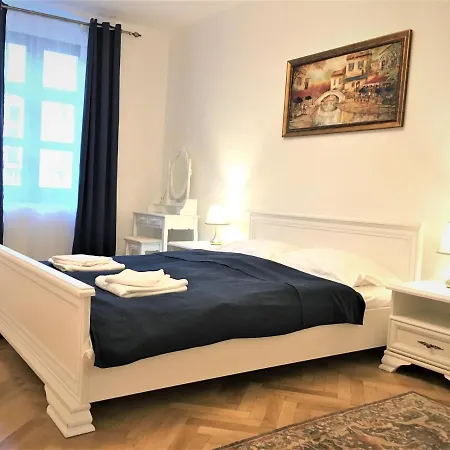 White Wolf Apartment-3