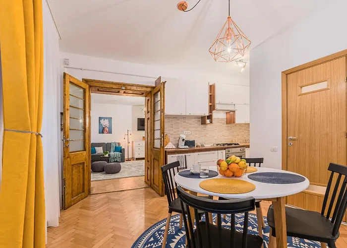 Garden Hideout - Central Apartment Brașov