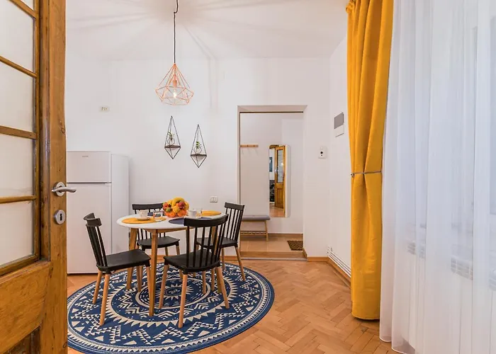 Garden Hideout - Central Apartment Brașov