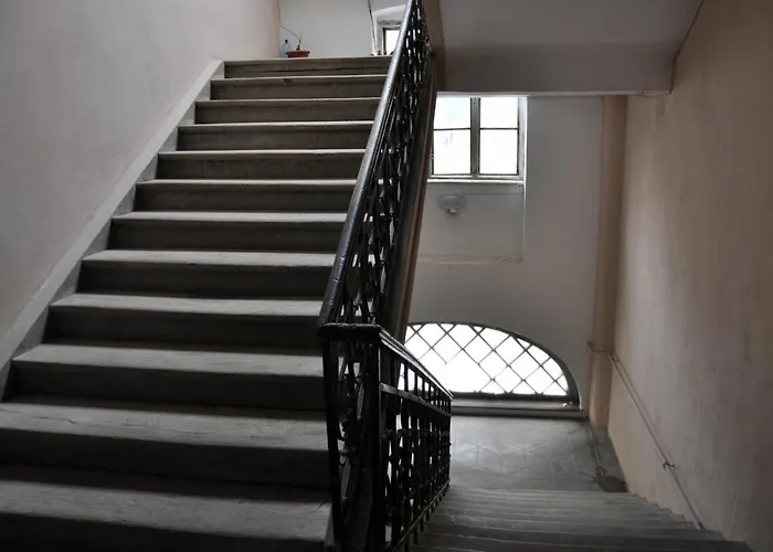 Black Gate - 2 Bedroom Apartment In The Heart Of Old Town With Free Private Secured Parking Brașov