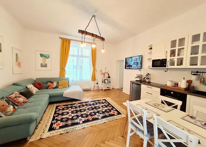 Jasmine Serenity Apartment - Central, Behind Black Church Brașov