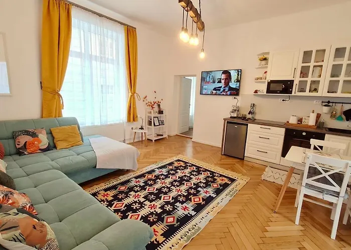 Jasmine Serenity Apartment - Central, Behind Black Church Brașov