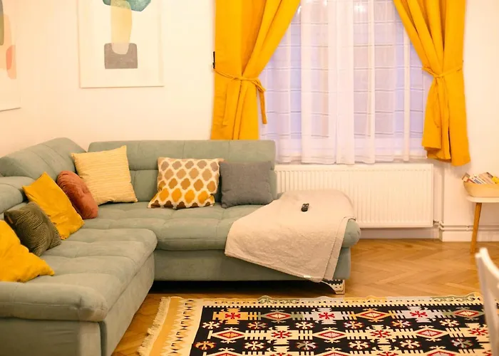 Jasmine Serenity Apartment - Central, Behind Black Church Brașov