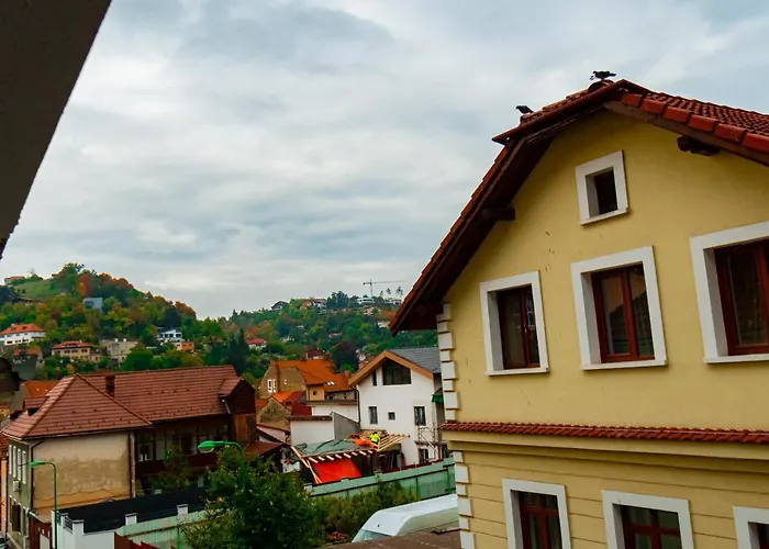 Ardor Apt - Bright And Secluded Apartment In The Heart Of Old Town Brașov