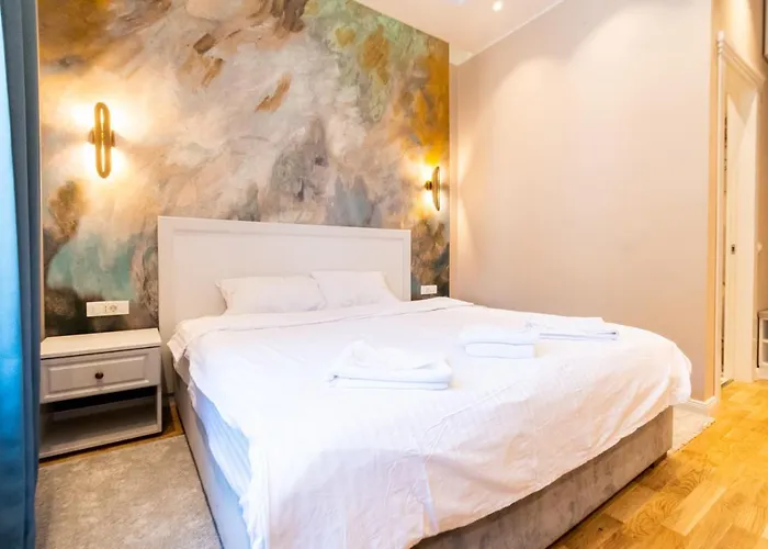 Black Gate - Quiet Studio In The Heart Of Old Town With Free Private Secured Parking Brașov
