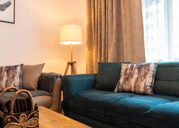 Pentha Apt - Stylish And Spacious 2-Bedroom Apartment Near Coresi Mall Brașov