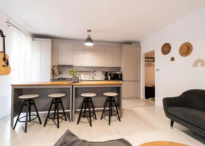 Arte - 2 Bedroom Apartment Near Coresi Mall With Free Parking Brașov