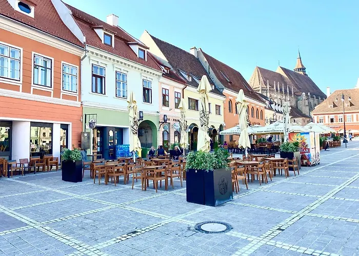10 Council Square Apartment Brașov
