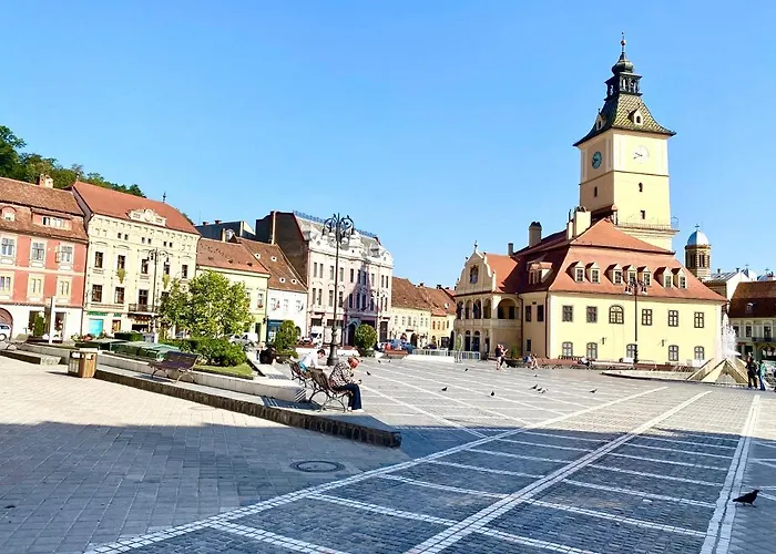 10 Council Square Apartment Brașov