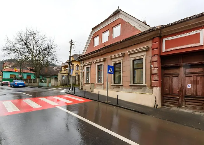 Golden Greens Studio - Luxury Design & Self Check-In Brașov