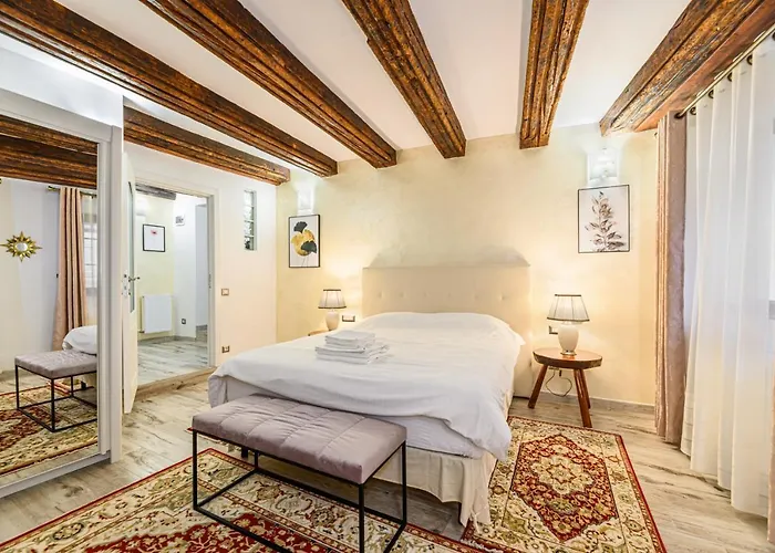 Dimora Np - Brasov Apartment