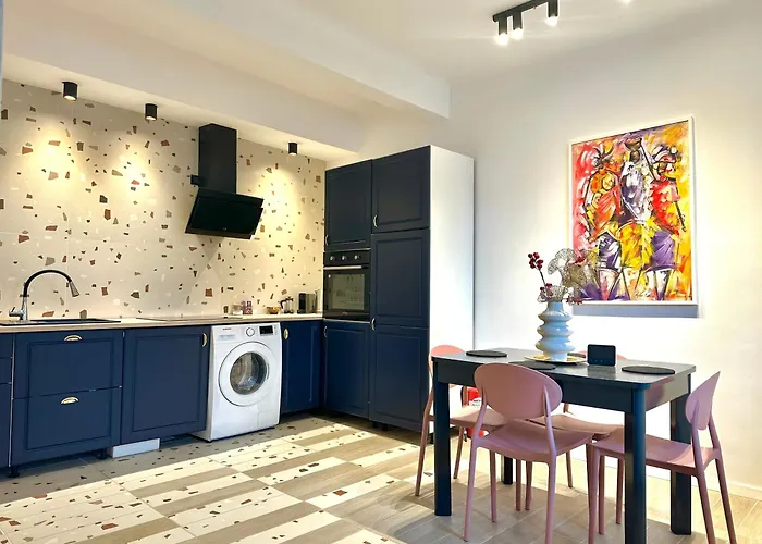 Peaceful Condo For Romantic Getaways Near Black Church - 3Min Walk Brașov