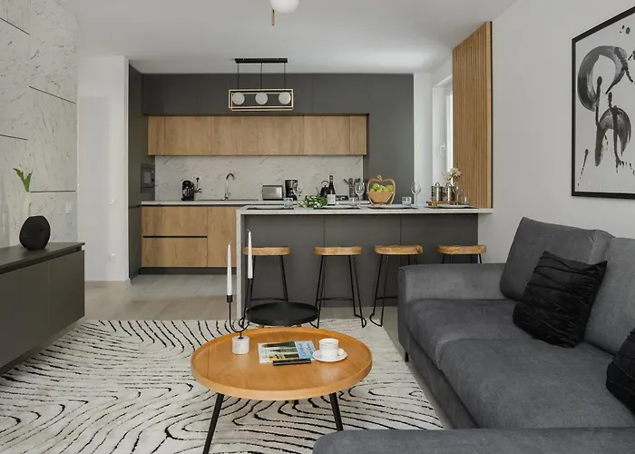 Chic Condo At Urban Brașov