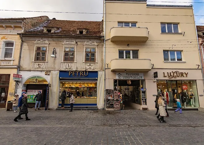 Republicii Quiet Courtyard Apartment Brașov