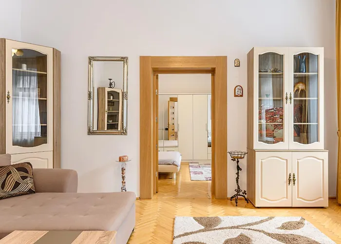 Brasov centrul vechi - 67sqm - 2min to Counsel Square Apartment