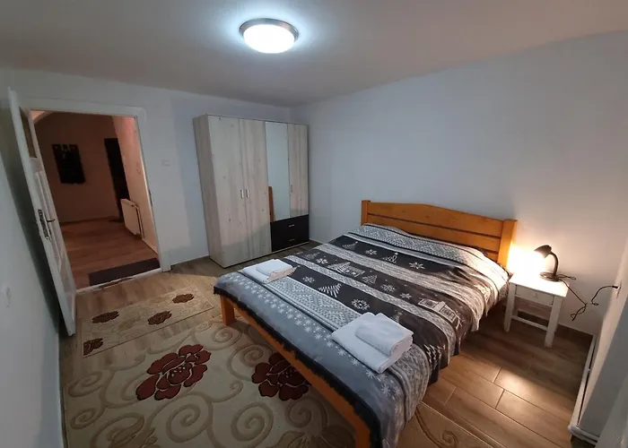 R Castle - 2 Room Apartment Brașov