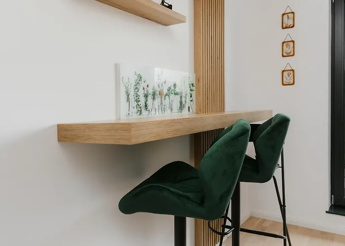 The Forest - Luxe Central Apt With Free Secured Parking Brașov