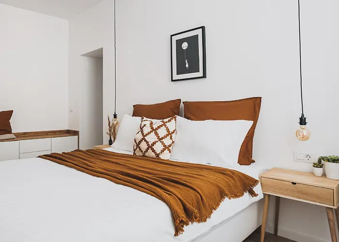 Voya Apartments - A Luxury Oasis In The Old Town Brașov