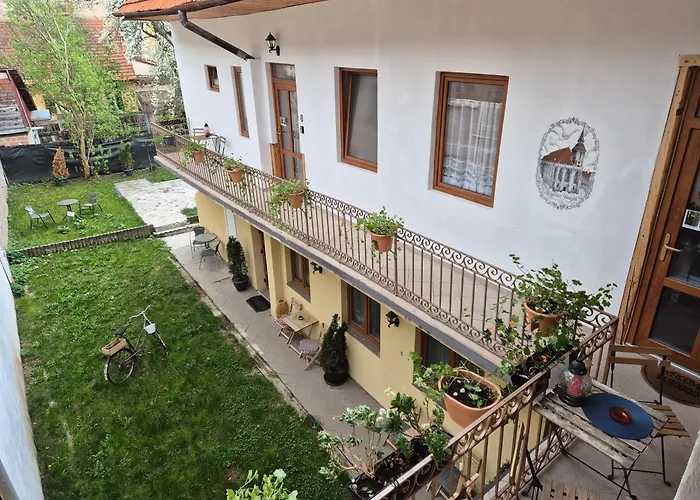 Saint John's 22 Brasov Apartment