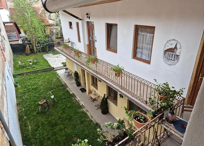 Saint John's 22 Brasov Apartment