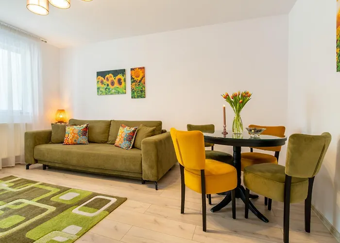 Springhome - Cozy Apartment With Balcony & Parking Brașov