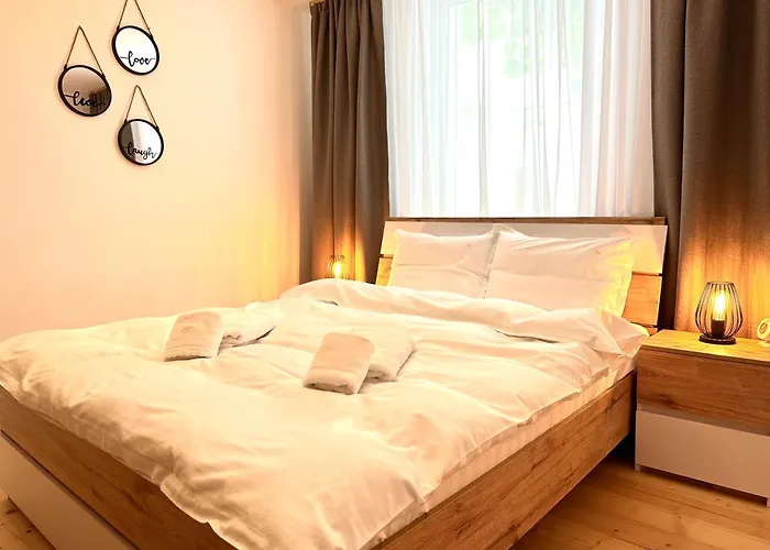 4Friendscentrubrasov Apartment