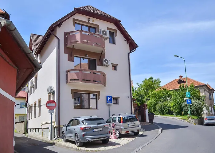 Buzoianu Residence by Holztreppe Brașov