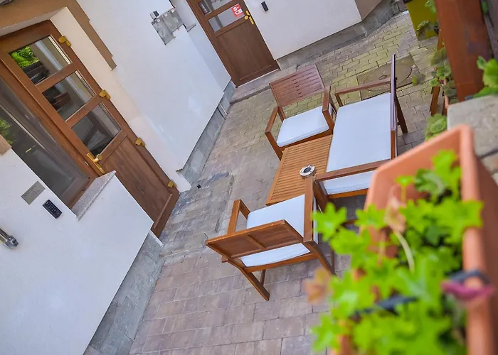 Buzoianu Residence by Holztreppe Brașov