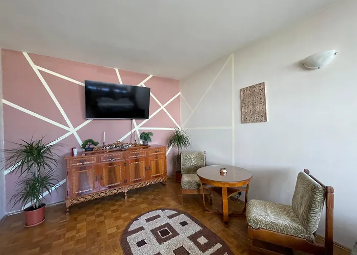Rustic Trainstation Corner Apartment Brașov