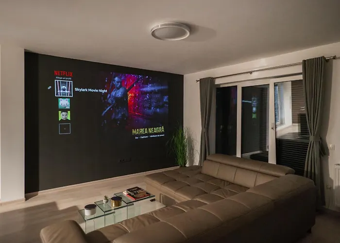 Skylark - Tokyo Penthouse With Jacuzzi, Movie Theater & Panoramic View Apartment Brașov