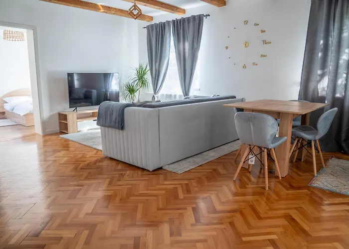 Middle Penthouse Apartment Brașov