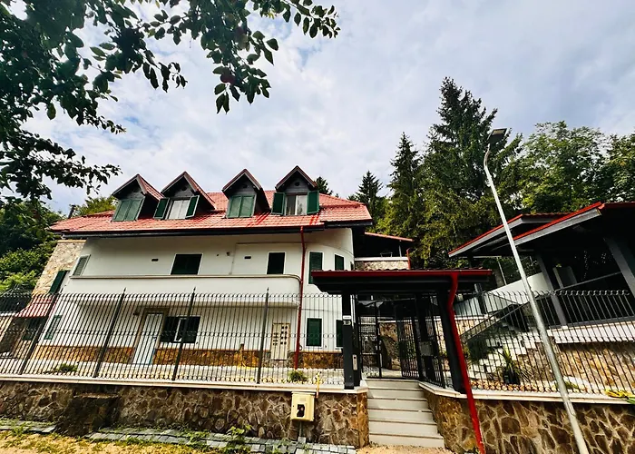 Ylly Aparts Brașov