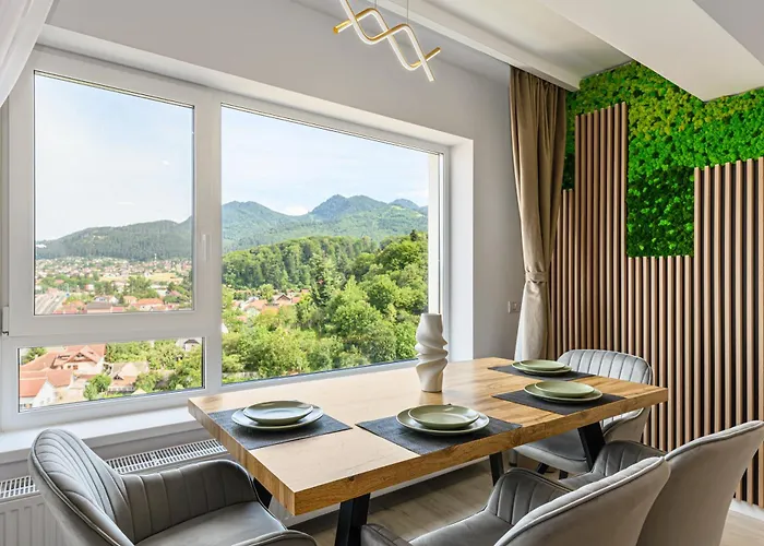 Mountain View Retreat Apartment - Private Parking Brașov